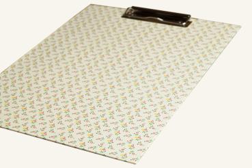 Hübsches Klemmbrett A4 mit solider Mechanik